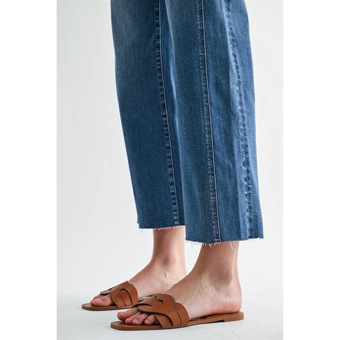 Women's mid rise ankle jeans raw hem